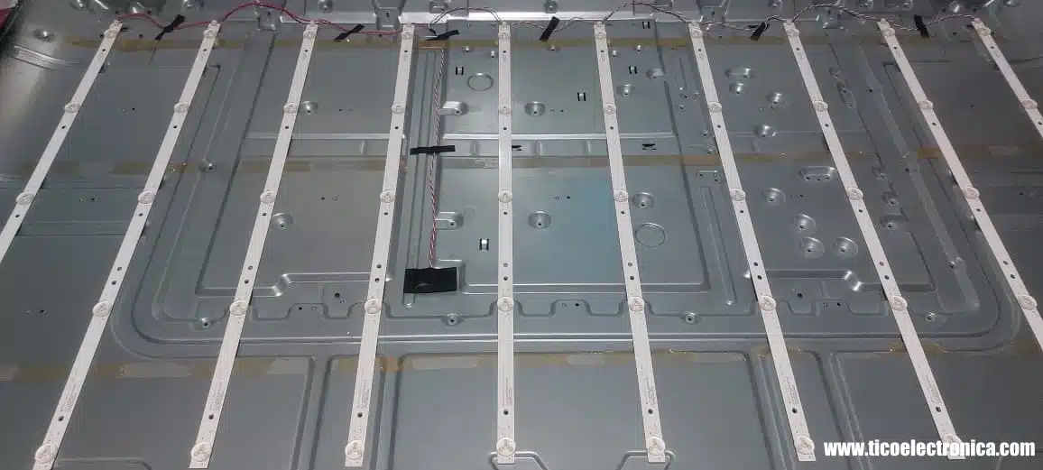 Tiras LED de retroiluminación de un televisor RCA. Reparación de televisores RCA.