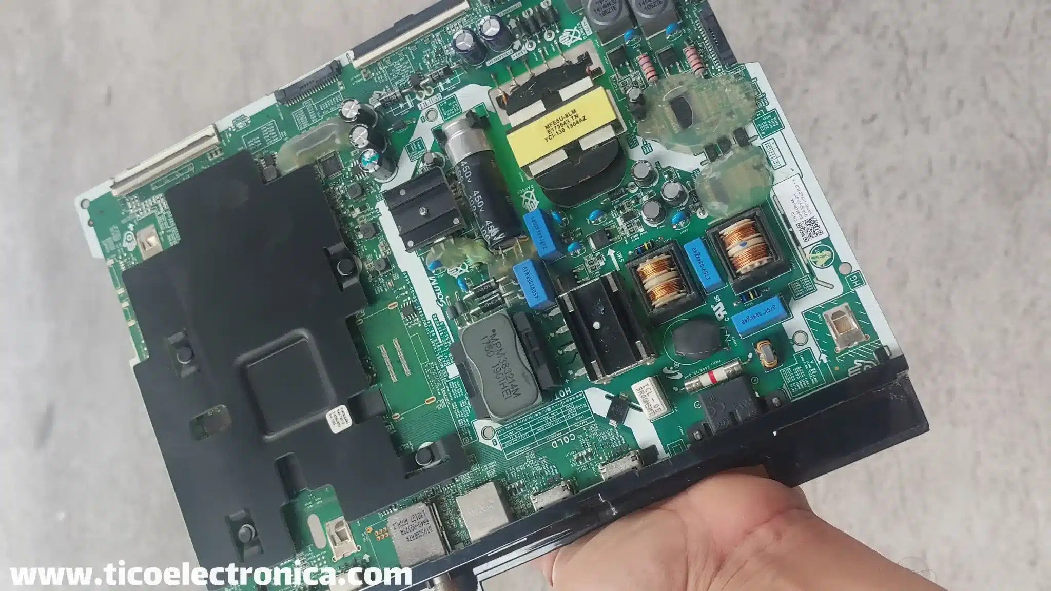 Reparación de main board en televisor Samsung - TicoElectrónica Moravia